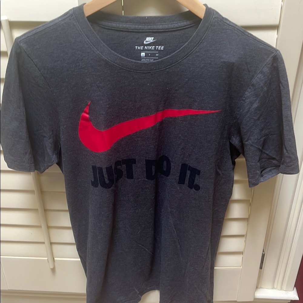 Nike Gray and Red Short Sleeve Tee